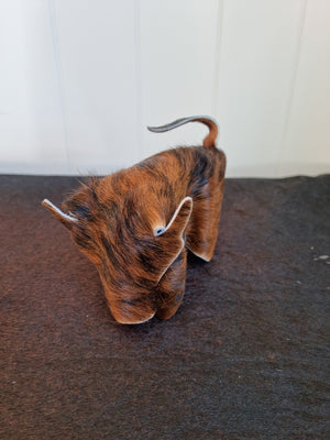 
            
                Load image into Gallery viewer, Moo - Cowhide Bull Miniature - mid-tone cowhide
            
        