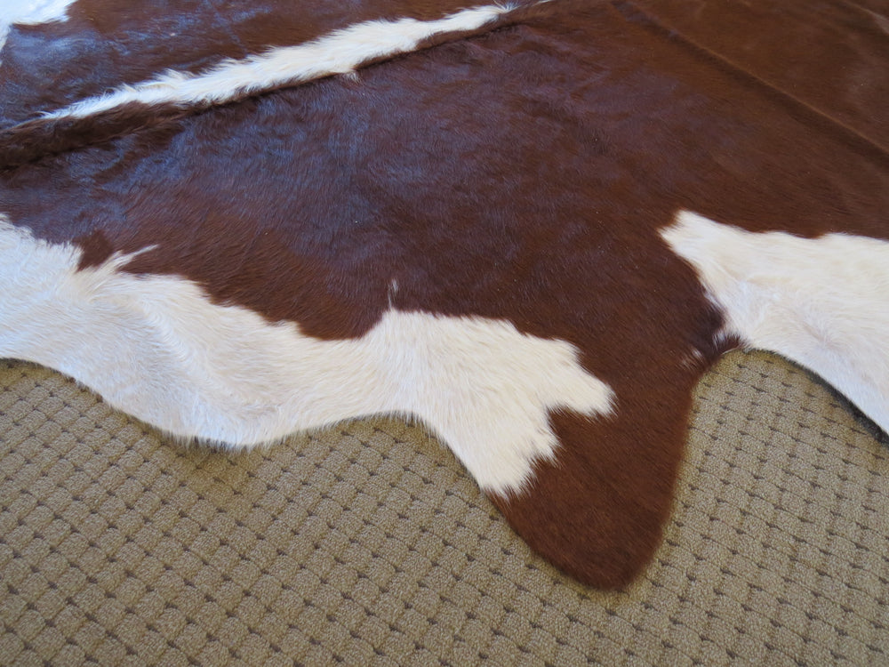 
            
                Load image into Gallery viewer, Super Cowhide Hereford
            
        