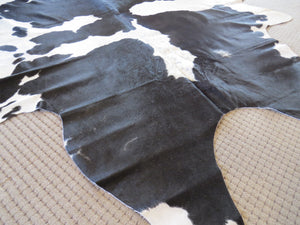 
            
                Load image into Gallery viewer, Super Cowhide Black + White Rustic
            
        