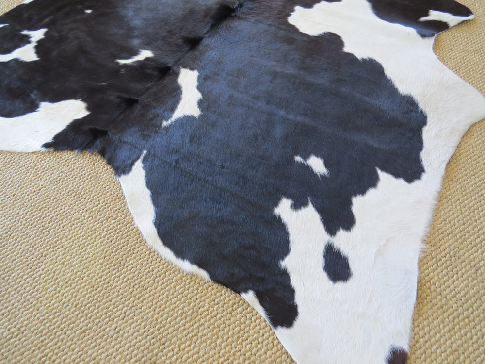 
            
                Load image into Gallery viewer, Cowhide Medium  - Black &amp;amp; White
            
        