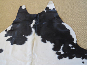 
            
                Load image into Gallery viewer, Large Cowhide - Red Black
            
        