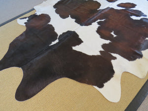 
            
                Load image into Gallery viewer, Super Cowhide Red Black
            
        