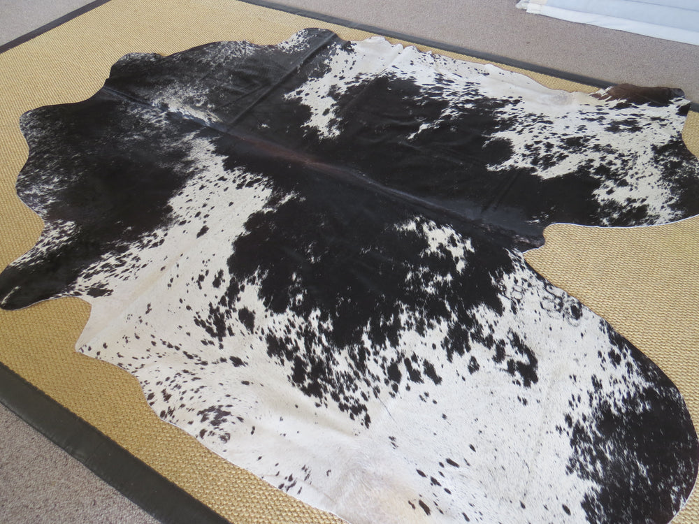 Large Cowhide - Black + White Salt & Pepper Brown Ridge (Speckled Park)