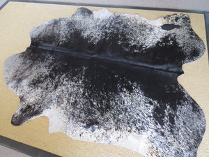 
            
                Load image into Gallery viewer, Large Cowhide - Black + White Salt &amp;amp; Pepper (Speckled Park)
            
        