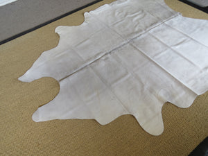 
            
                Load image into Gallery viewer, Large Cowhide - White Grey
            
        