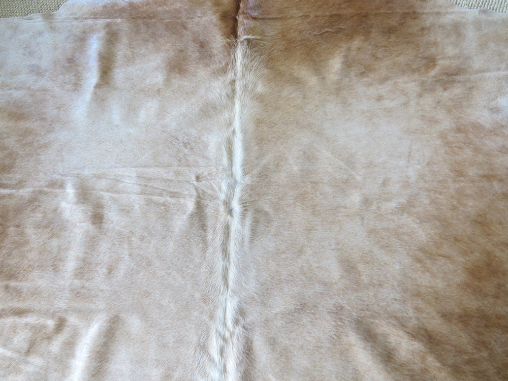
            
                Load image into Gallery viewer, Large Cowhide - Caramel
            
        