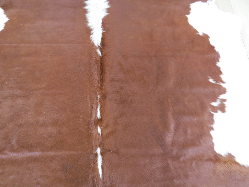 Large Cowhide - Hereford - SKU 9258