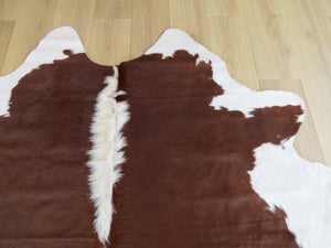 Large Cowhide - Hereford - SKU 9258