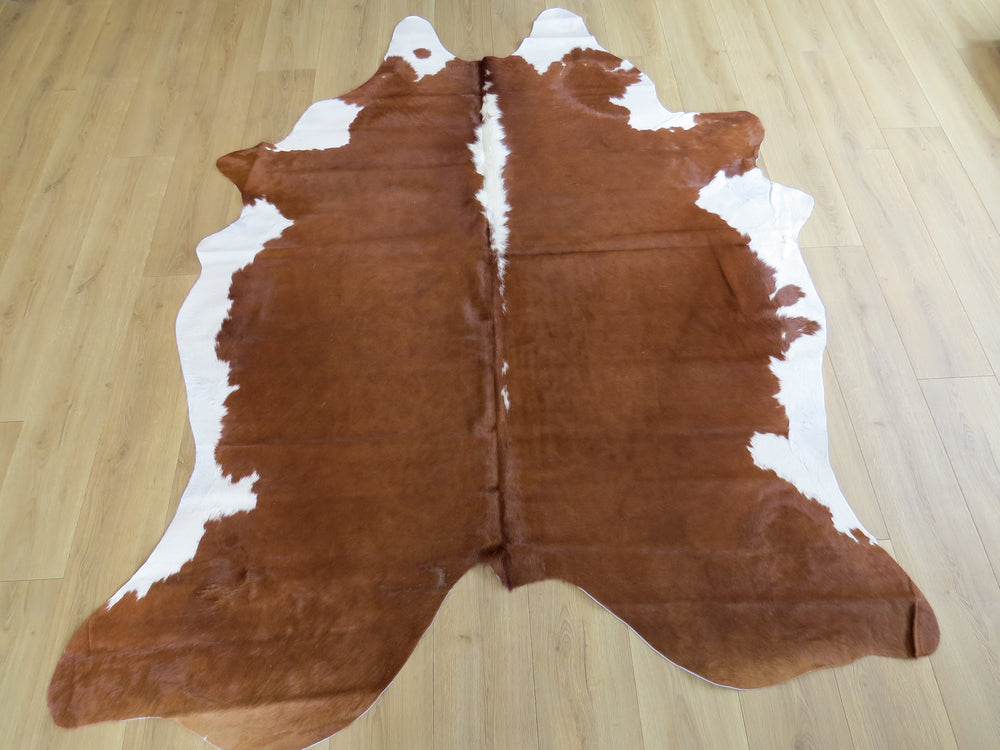 Large Cowhide - Hereford - SKU 9201