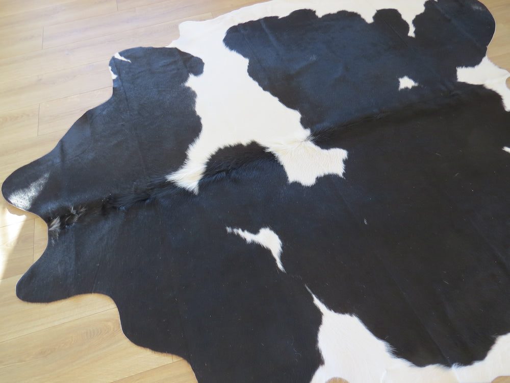 Large Cowhide - Black and White - SKU 9498