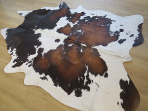 Large Cowhide - Tri Colour - SKU 9508