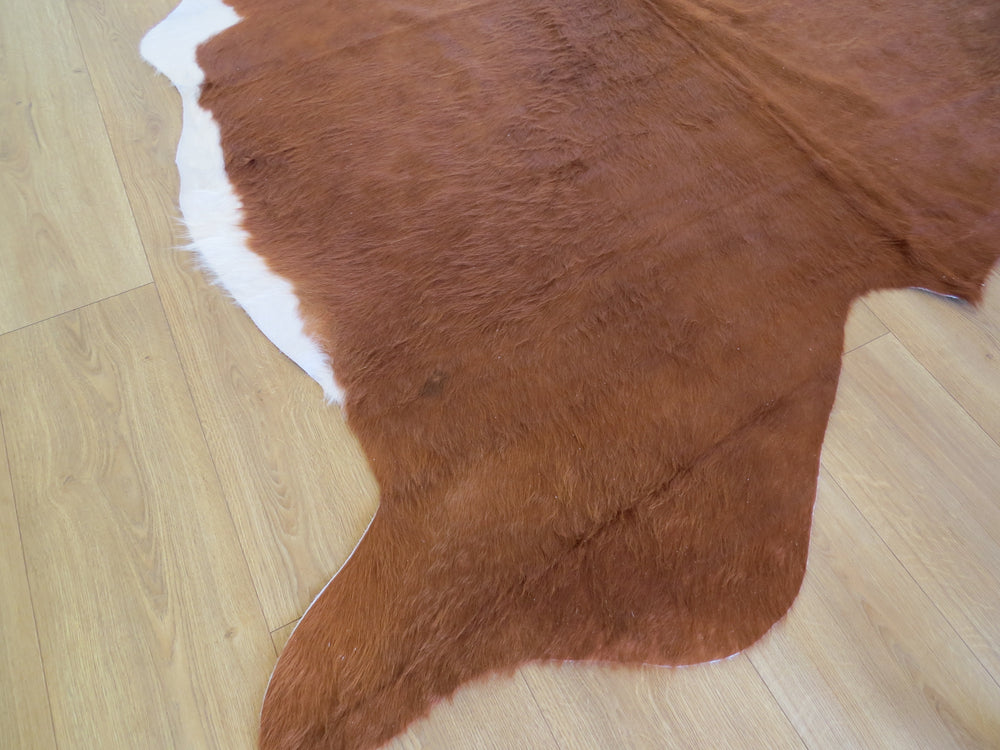 Large Cowhide - Hereford - SKU 9728