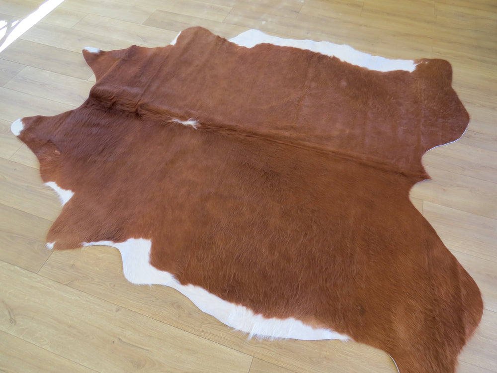 Large Cowhide - Hereford - SKU 9728