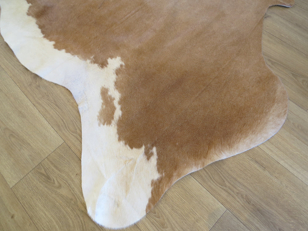 Super Cowhide Caramel + White - SKU 9717