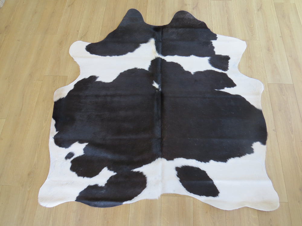 SALE Cowhide Medium - Black & White SKU 799