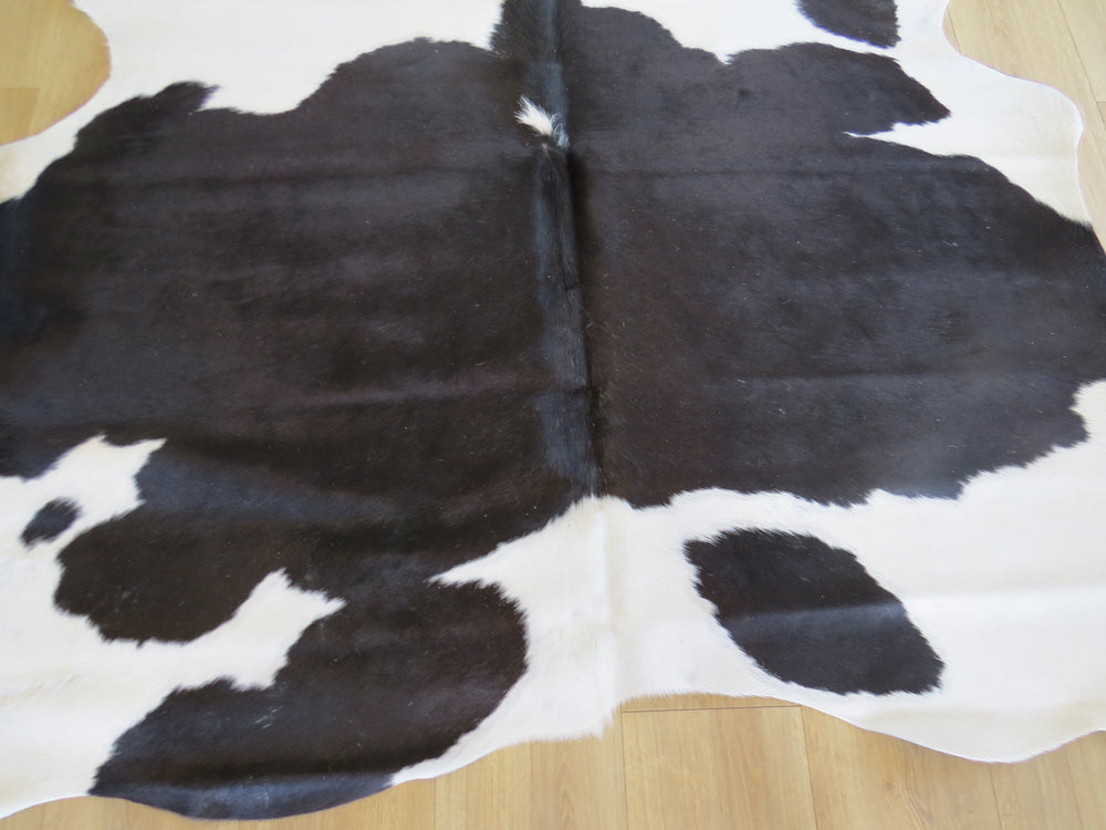 SALE Cowhide Medium - Black & White SKU 799