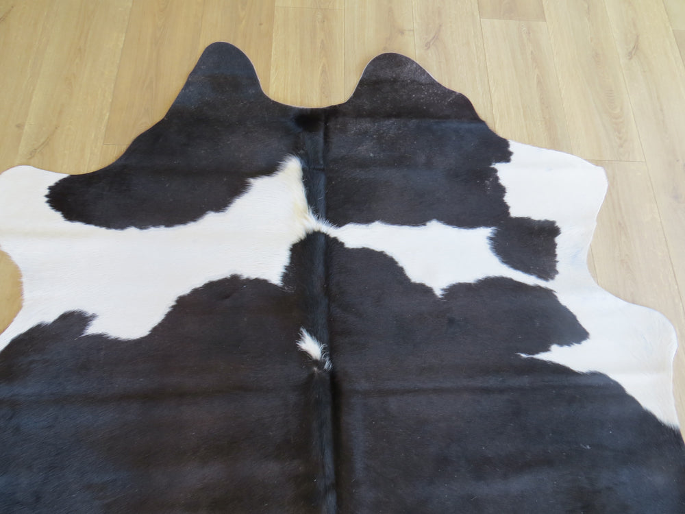 SALE Cowhide Medium - Black & White SKU 799