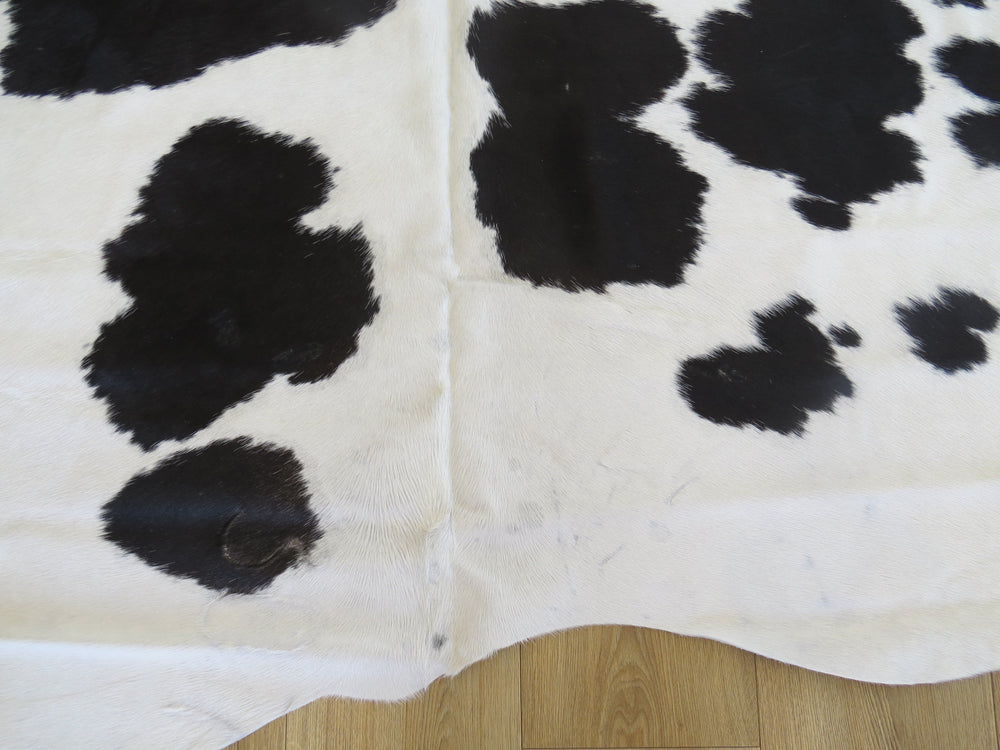 SALE Cowhide Medium - Black & White SKU 760