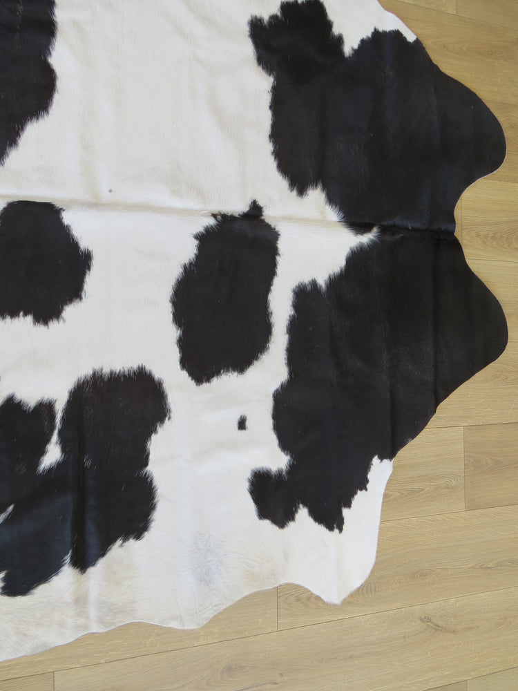 SALE Cowhide Medium - Black & White SKU 760