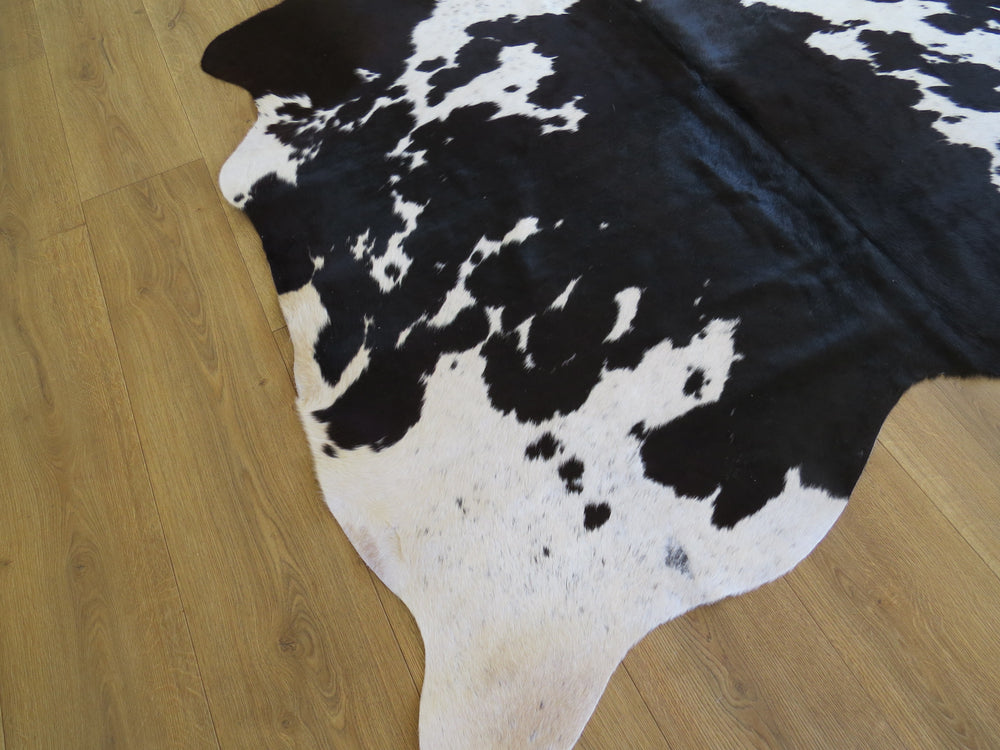 SALE Cowhide Medium - Black & White SKU 798