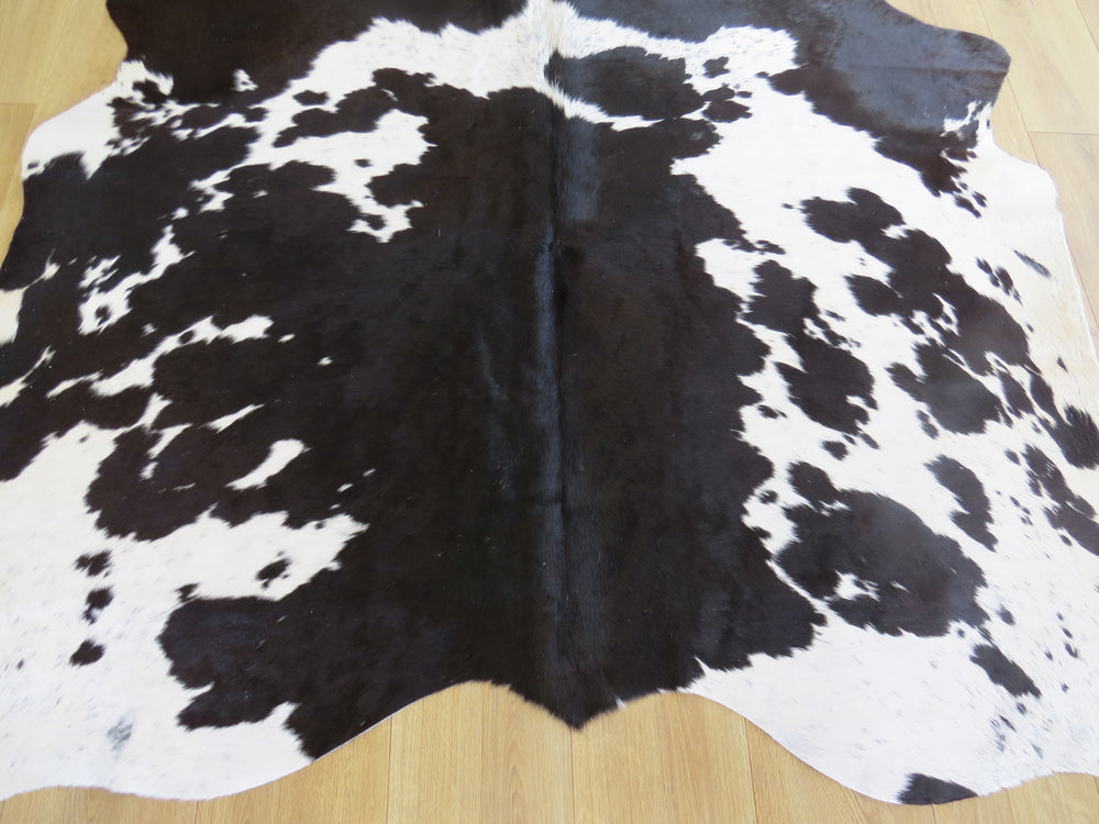 SALE Cowhide Medium - Black & White SKU 798