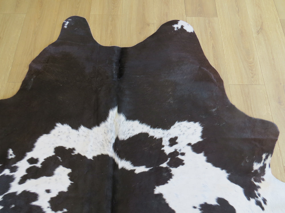 SALE Cowhide Medium - Black & White SKU 798