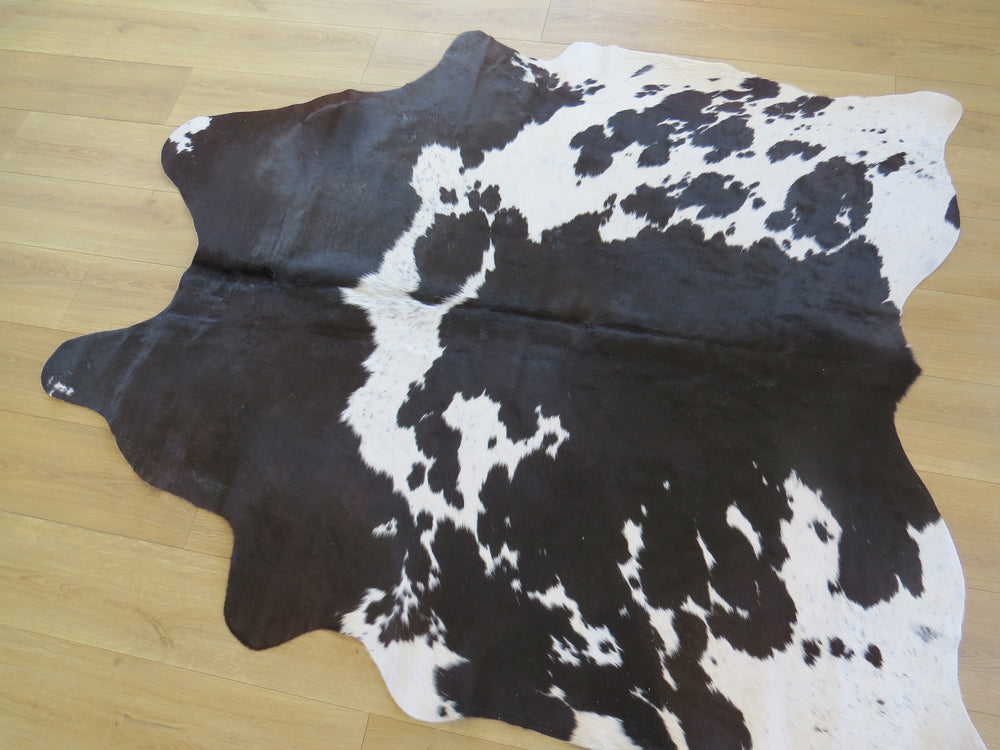 SALE Cowhide Medium - Black & White SKU 798