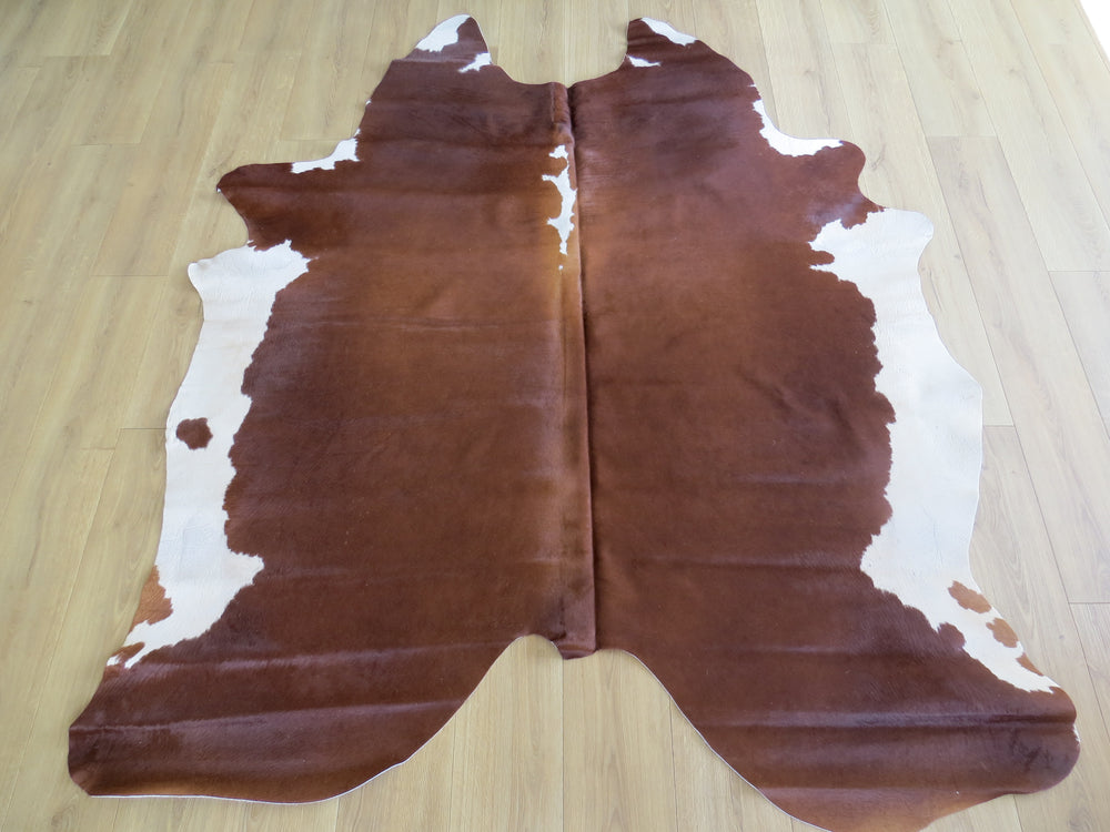 Large Cowhide - Hereford - SKU 9209