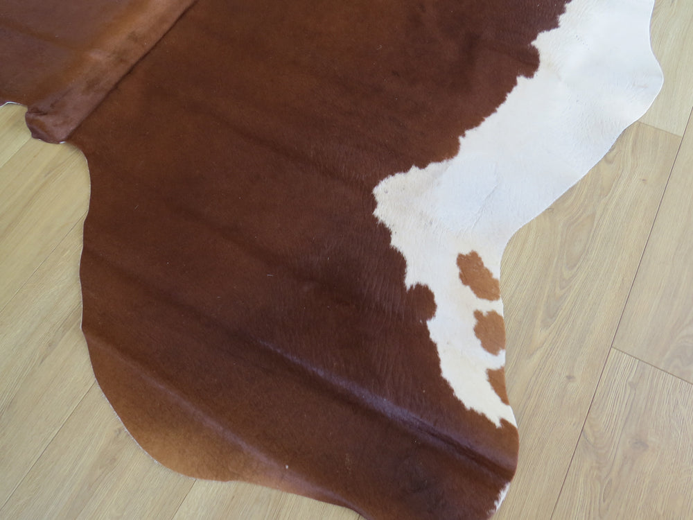 Large Cowhide - Hereford - SKU 9209