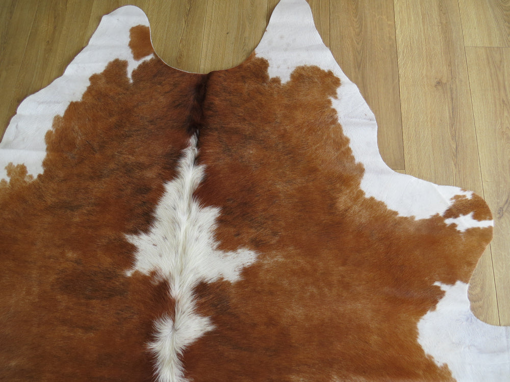 Large Cowhide - Soft Tan + White - SKU 9720