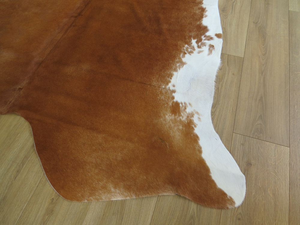 Large Cowhide - Soft Tan + White - SKU 9738