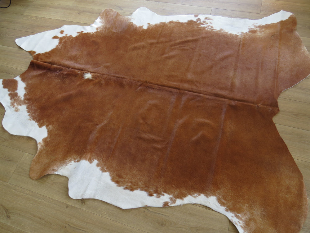 Large Cowhide - Soft Tan + White - SKU 9738