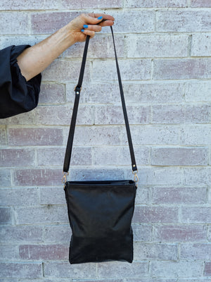 
            
                Load image into Gallery viewer, Boho Cowhide Shoulder Bag Black + White salt &amp;amp; pepper
            
        
