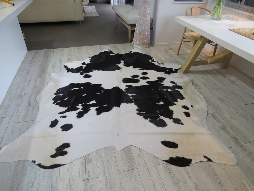 Large Cowhide - Black + White