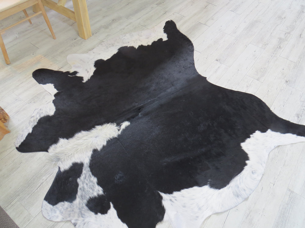 
            
                Load image into Gallery viewer, Cowhide Medium  - Black &amp;amp; White
            
        