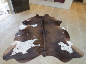 
            
                Load image into Gallery viewer, Large Cowhide - Brown and White
            
        